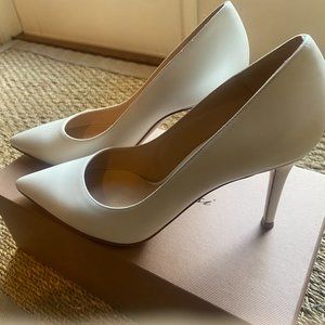 Gianvito Rossi Ivory Pumps, Brand New, Size 39, 3.3 inch heel (85mm)
